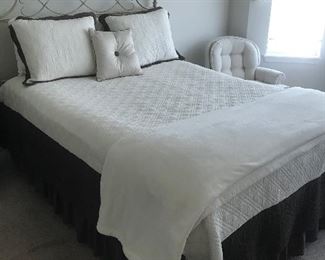 Queen bed with mattress and box spring