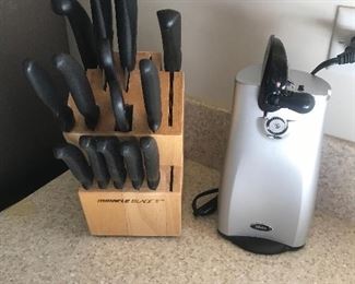 Wood block with knives 