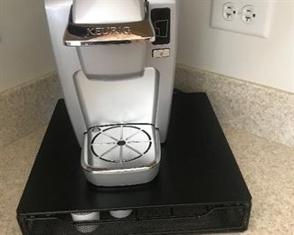 Keurig and cup storage tray