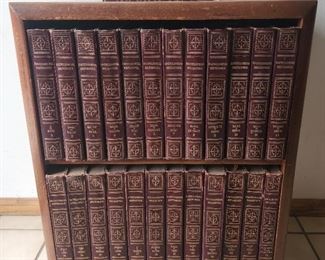 1961 set Encyclopaedia Britannica with atlas in wooden case