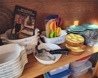 Corningware, vintage serving pieces