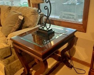 Lovely Curved Leg End Table