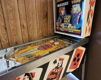 Lucky Ace Pinball Machine