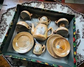 Vintage tea seton original box. 