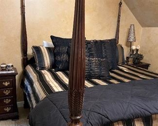 KING SIZE FOUR POSTER BED WITH TEMPURPEDIC MATTRESS SET