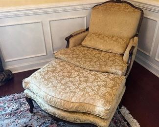 PAIR OF FAUTEFILS (FRENCH ARM CHAIRS) WITH OTTOMANS