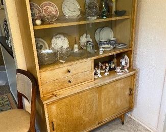 Mid Century Hutch matches table