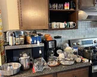 Lots of Kitchen items