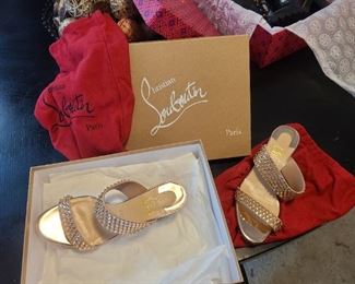Christian Louboutin 33