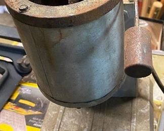 Lee Lead Melting Pot