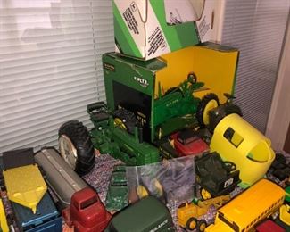 JOHN DEERE TOYS