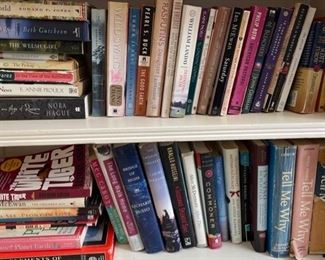 Sample of HUNDREDS of Hardback & Paperback Books - Children, Teen & Adults.