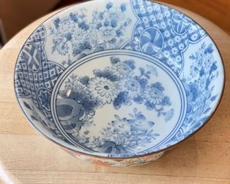 Imari Bowl with Contrasting Blue & White Chinoiserie Interior. Photo 2 of 3.
