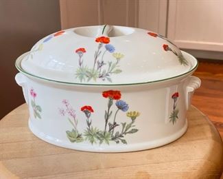 10" Covered Casserole. Made in France. Photo 1 of 2.