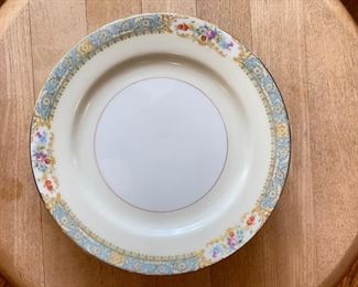 Noritake - Set of 7 Salad Plates.