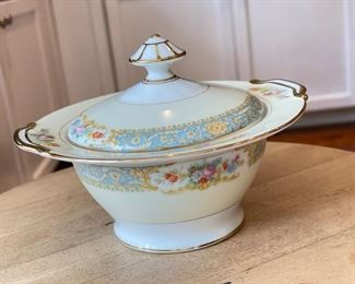 Noritake - Creamer & Sugar Set. Photo 3 of 4.