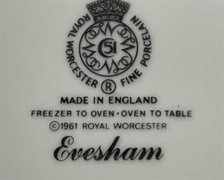 Royal Worcester Evesham Quiche Plate. Photo 2 of 2.