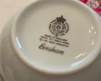 Royal Worcester Evesham Complete Service for 11. Photo 2 of 2.