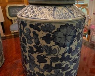 Pair of Qing Dynasty Lidded Chinoiserie Ginger Jars. Each Measures 12.5" H x 10" W with 5" Opening. Photo 3 of 6.