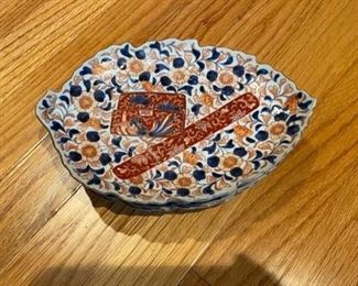 Set of 3 Antique Imari Leaf Plates. Photo 1 of 2.