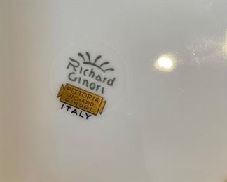 Richard Ginori "Pittoria" Ercolano Green & Gold 5-Piece Place Set - Dinner, Salad, Bread & Butter, Fruit Dishes and Tea or Coffee Cups. Complete service for 12. Photo 4 of 4.