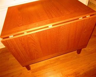 Ansagar Mobler drop leaf table