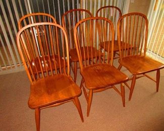 Group of six classic windsor chairs