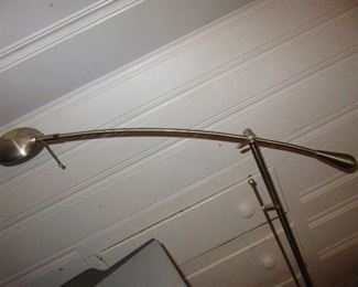 Contemporary floor lamp