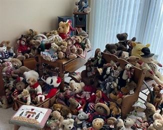 . . . can you say, "teddy bear"?! We have Boyd's, Steiffs, and others