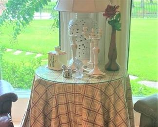 Glass top/shirted table