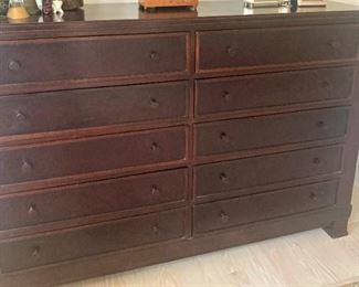 Handsome 10-drawer chest