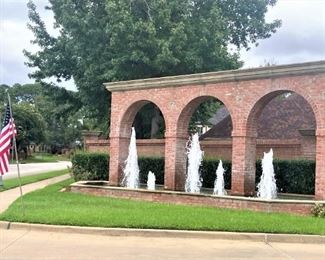 Golf carts will be running from the Winsford entrance on  Hollytree Dr. to the house on Walden Dr. You must park on Hollytree Dr.