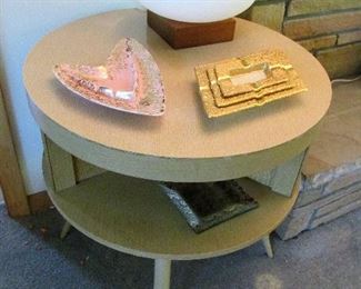 Mid-century rotating end table
