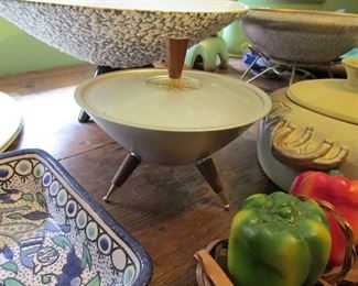 Rare Mirro mid-century aluminum serving bowl