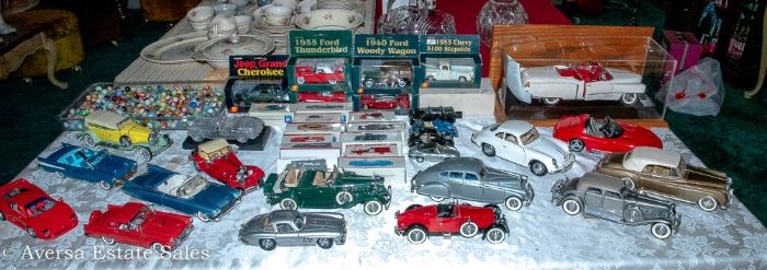 Tables of Collectible  -  Cast Cars