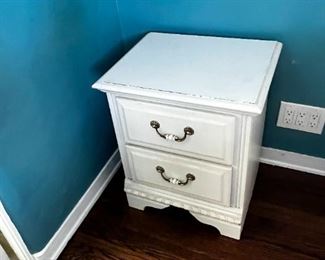 Short side drawers , vintage for staging in Rob room
