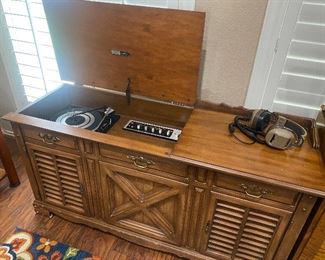 Nice Zenith Console Cabinet Stereo