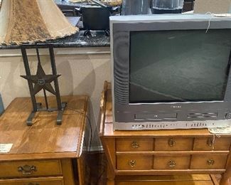 Side tables, gamers tv