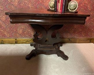 Accent Pedestal Table