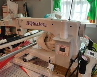 HQ Sixteen Machine with Table