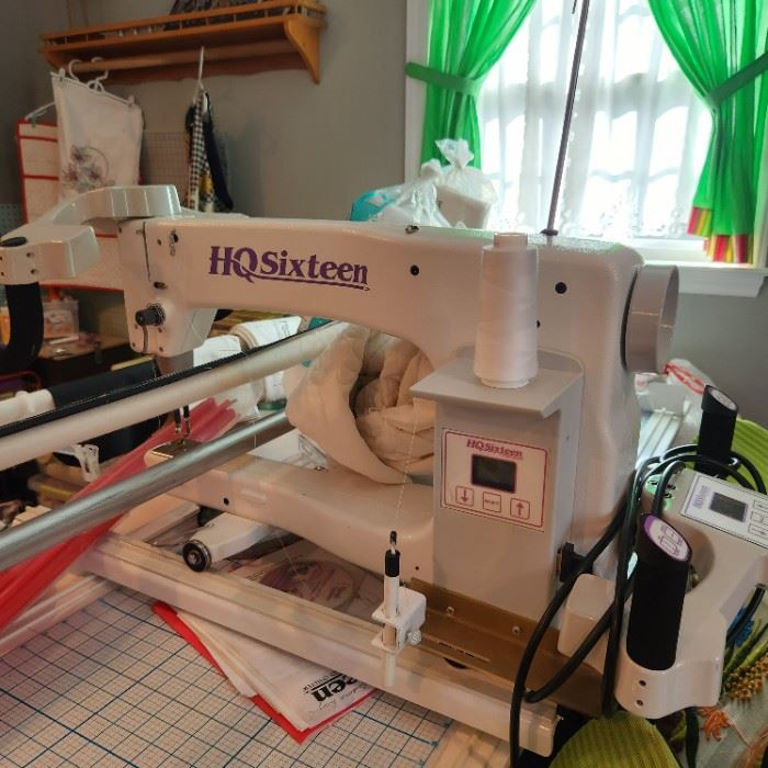 HQ Sixteen Machine with Table