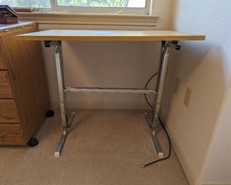 Adjustable Craft Table