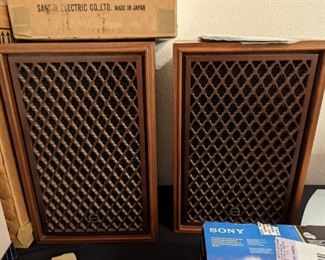 Sansui Speakers SP-30