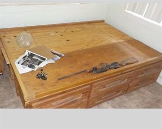 Bed base with storage