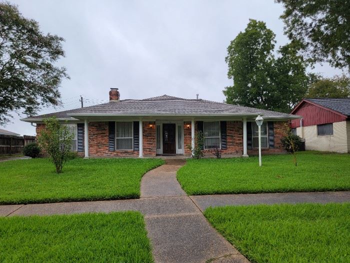 50 off last day! Oakbrook west estate sale... starts on 9/2/2022