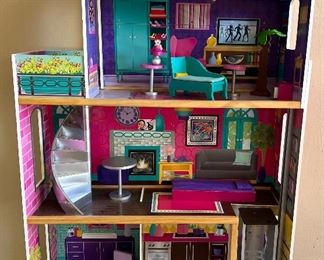 Sierra Kate Doll House w Accessories