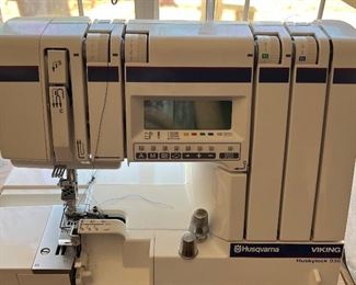 Husqvarna Viking Husky Lock 936