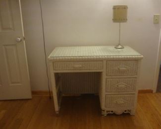 Wicker desk/vanity