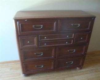Stanley Furniture chest w/ 10 drawers