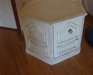 White end cabinet